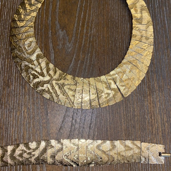 Jewelry - Vintage Gold-Tone Necklace/Bracelet Set